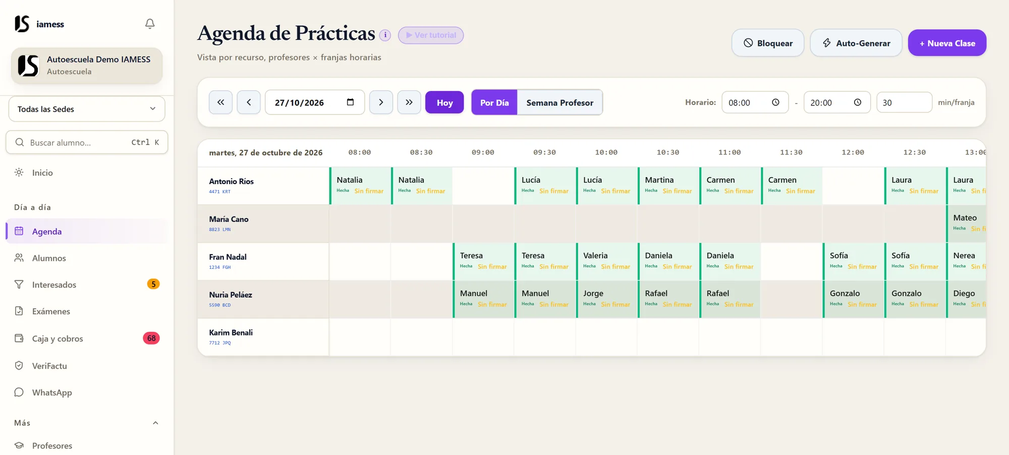 Agenda de prácticas de IAMESS en modo claro, con las clases del día por profesor